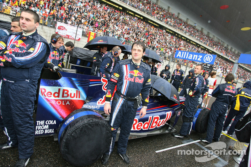 Coche de Sebastian Vettel en la parrilla