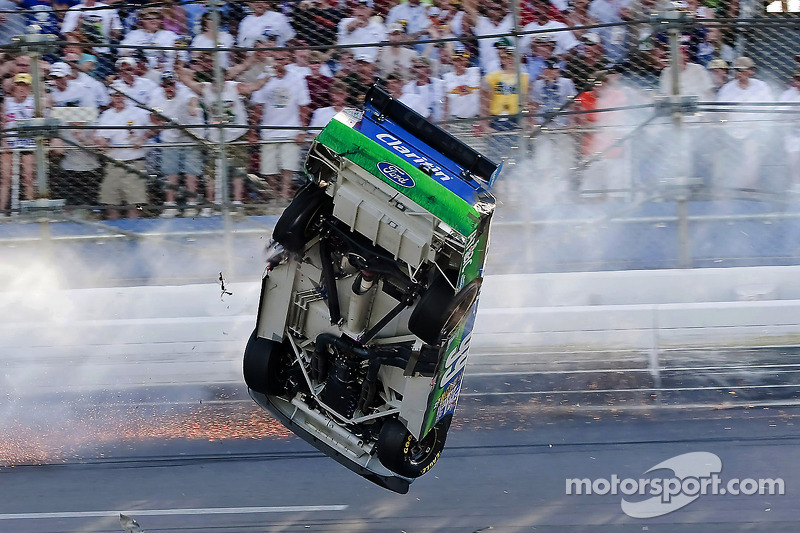 Frühjahr 2009: Überschlag von Carl Edwards