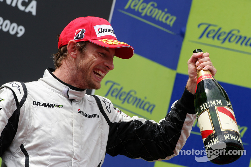 Podyum: Yarış galibi Jenson Button, Brawn GP