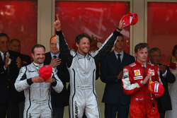 Podium: Sieger Jenson Button, 2. Rubens Barrichello, 3. Kimi Räikkönen