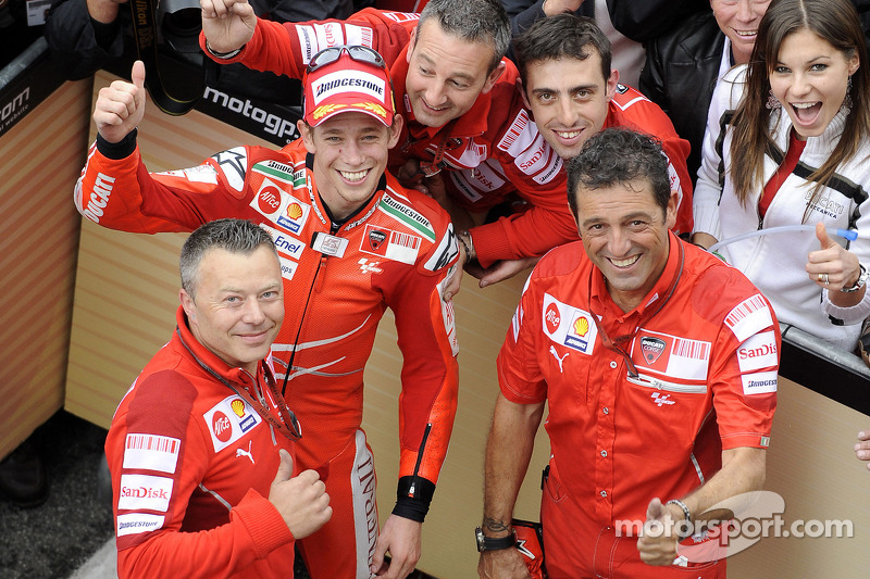 Casey Stoner fête sa victoire