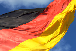 Visite de Berlin: le drapeau allemand au Reichstag