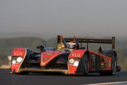 #14 Team Kolles Audi R10 TDI: Narain Karthikeyan, Charles Zwolsman, André Lottererv