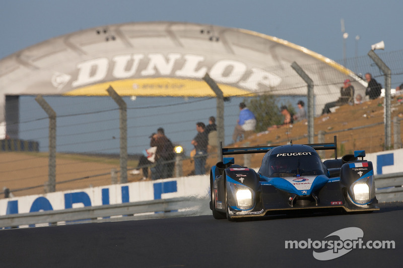 #8 Team Peugeot Total Peugeot 908: Stéphane Sarrazin, Franck Montagny, Sébastien Bourdais
