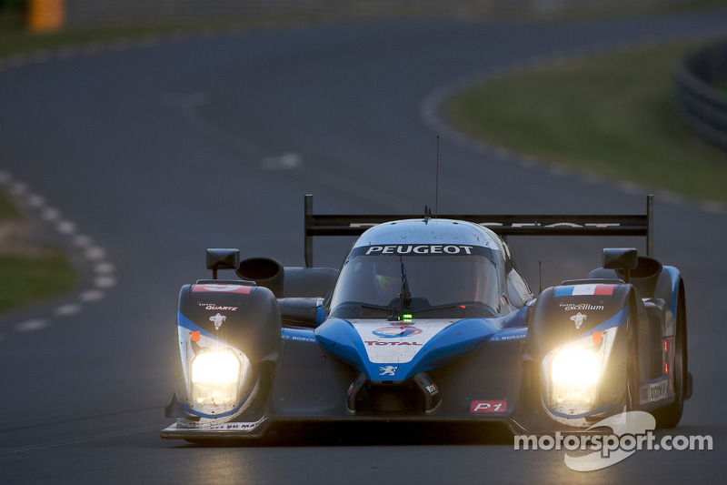 #9 Team Peugeot Total Peugeot 908: Alexander Wurz, David Brabham, Marc Gene