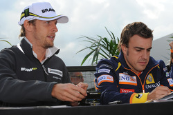 Jenson Button, Brawn GP ve Fernando Alonso, Renault F1 Team