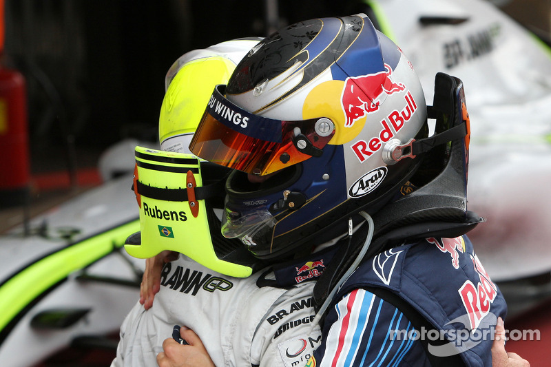 Yarış galibi Sebastian Vettel, Red Bull Racing, 3. Rubens Barrichello, Brawn GP