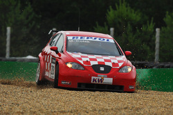 Marin Colak, Colak Racing Team Ingra, Seat Leon 2.0 off the track