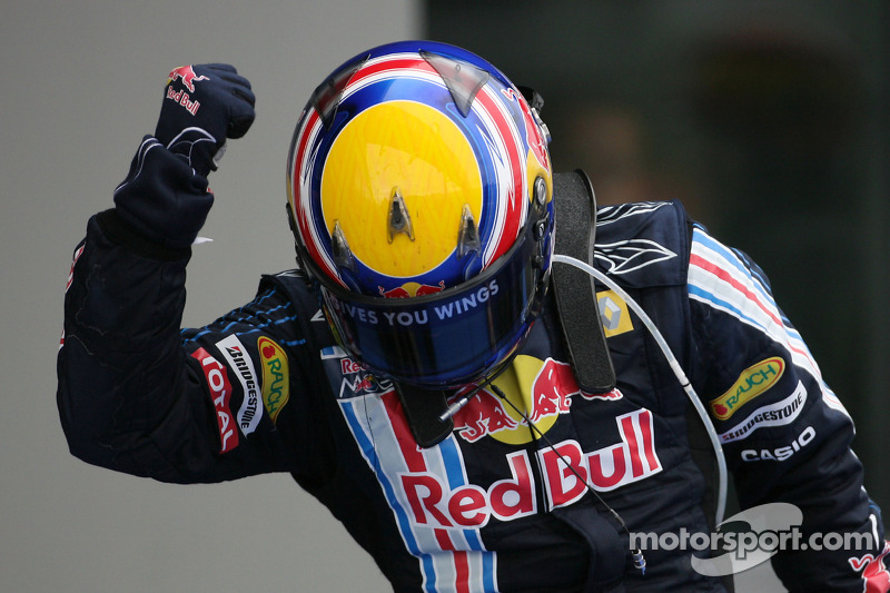 Race winner Mark Webber, Red Bull Racing celebrates