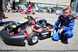 Mika Hakkinen and his son Hugo karting