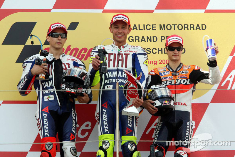 Podio: Valentino Rossi, Fiat Yamaha Team, ganador de la carrera Jorge Lorenzo, Fiat Yamaha Team el s