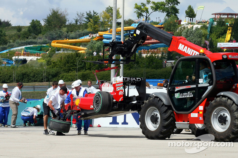 wrecked Ferrari, Felipe Massa kaza sonrası