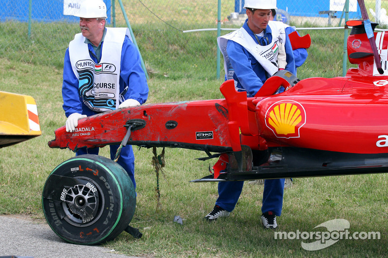 El Ferrari de Felipe Massa después del accidente
