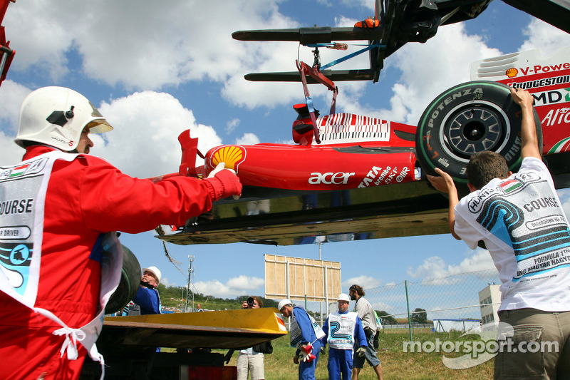 wrecked Ferrari, Felipe Massa kaza sonrası