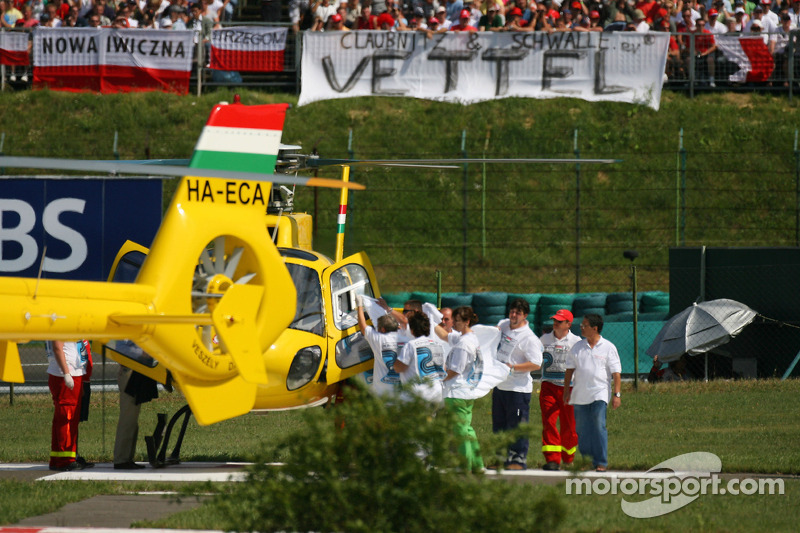 Felipe Massa is taken to hospital kaza sonrası
