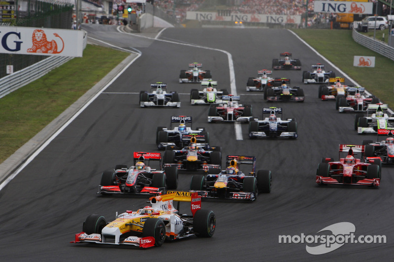 Inicio: Fernando Alonso, Renault F1 Team lidera al grupo