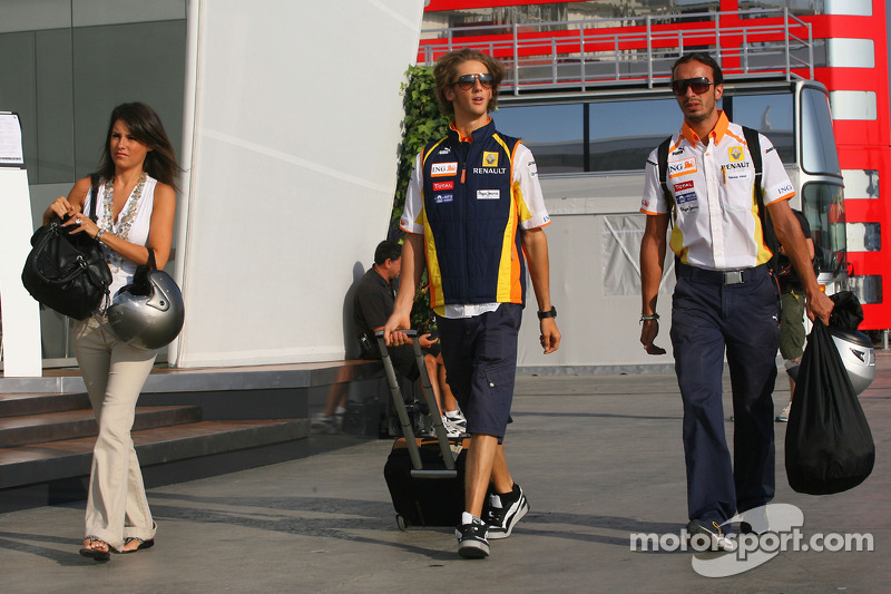 Romain Grosjean, Renault F1 Team and his girlfriend Marion Jolles at