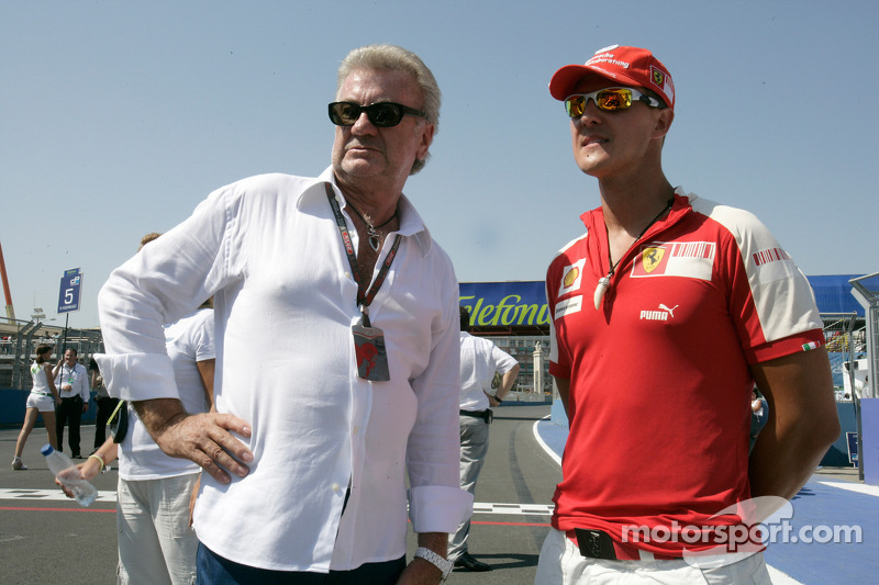 Michael Schumacher, Ferrari, mit Manager Willi Weber
