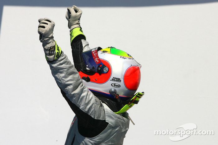 Race winner Rubens Barrichello, BrawnGP celebrates