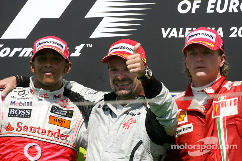 Podyum: Yarış galibi Rubens Barrichello, BrawnGP, 2. Lewis Hamilton, McLaren Mercedes, 3. Kimi Raikkonen