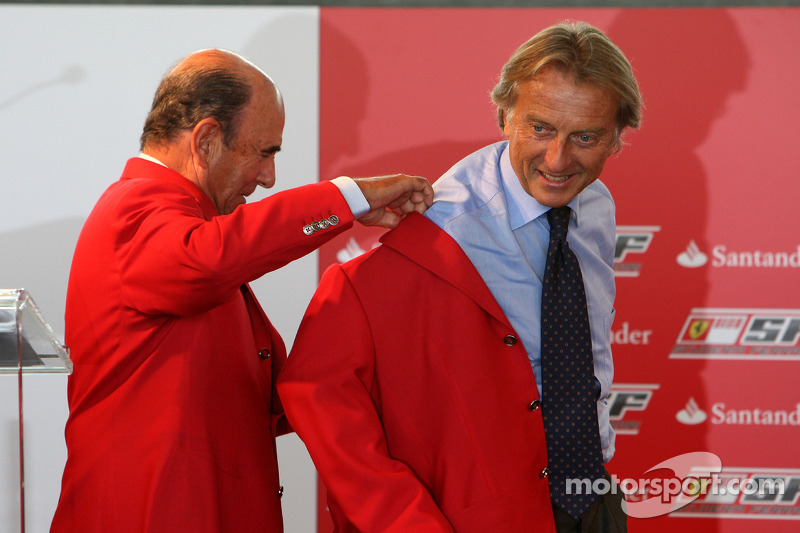 Luca di Montezemolo Ferrari Başkanı ve Don Alfredo Saenz CEO Grupo Santander announce a five year pa