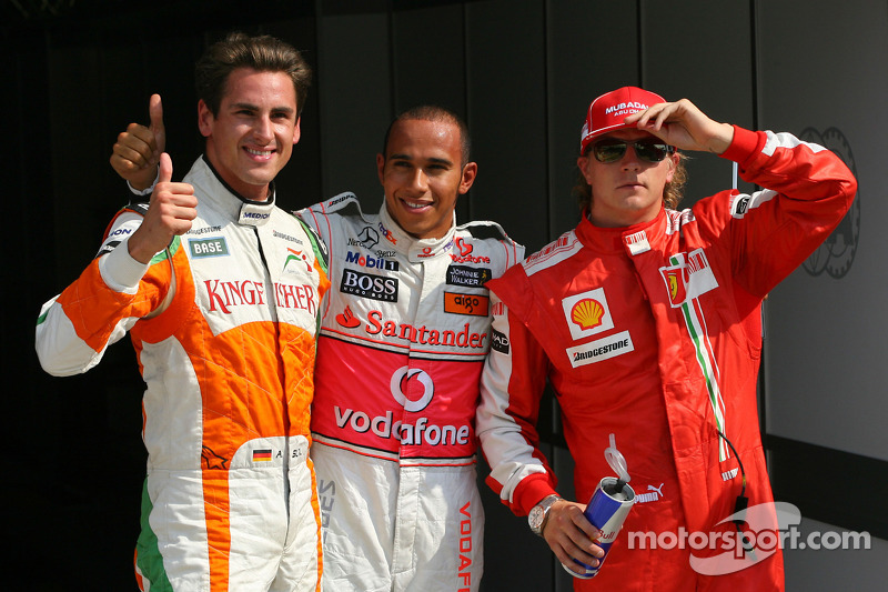 Hamilton con Adrian Sutil y Kimi Raikkonen en un sorprendente 1-2-3 en parrilla logró su 15ª pole en Monza 2009