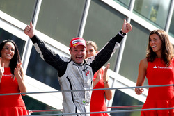 Podium: race winner Rubens Barrichello, Brawn GP