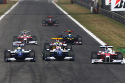 Nico Rosberg, Williams F1 Team, Kazuki Nakajima, Williams F1 Team e Jarno Trulli, Toyota F1 Team