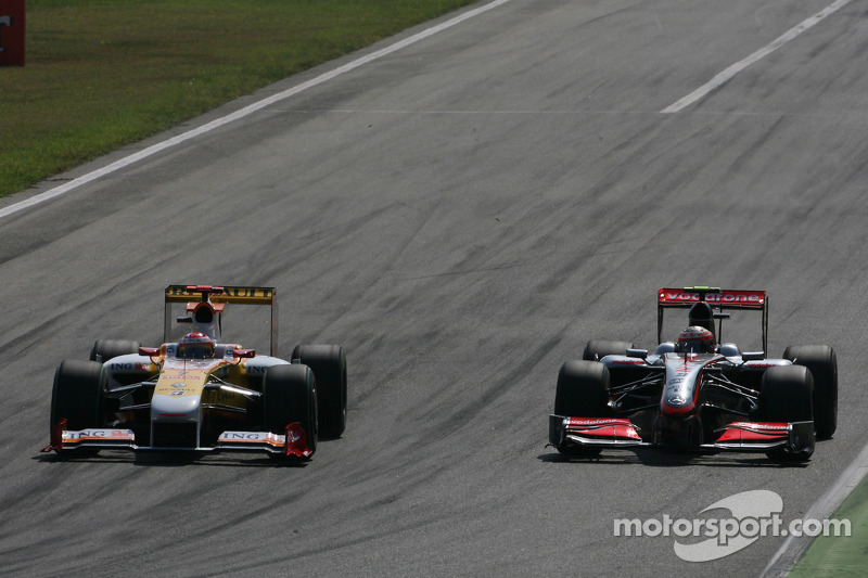 Fernando Alonso, Renault F1 Team y Heikki Kovalainen, McLaren Mercedes