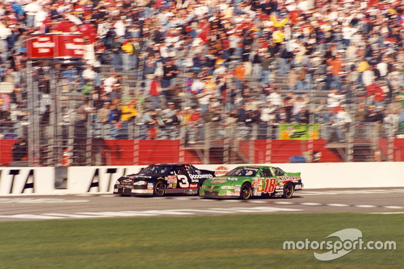 Atlanta 2000: Dale Earnhardt siegt vor Bobby Labonte