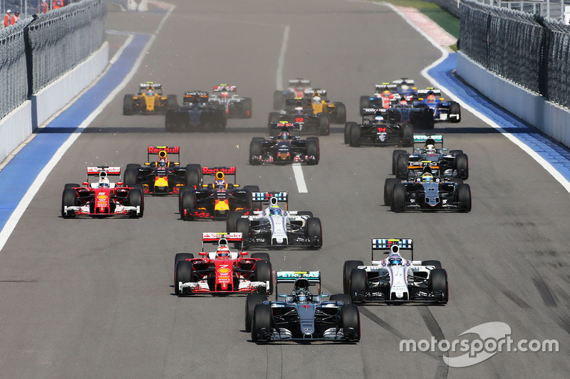 Start: Nico Rosberg führt