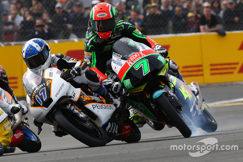 2. Accidente de John McPhee, Peugeot MC Saxoprint y Adam Norrodin, Drive M7 SIC Racing Team
