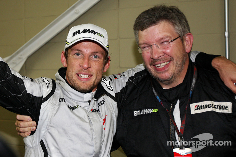 Jenson Button, Brawn GP, with team principal Ross Brawn