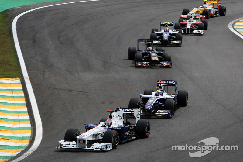 Robert Kubica, BMW Sauber, przed Nico Rosbergiem, Grand Prix Brazylii 2009