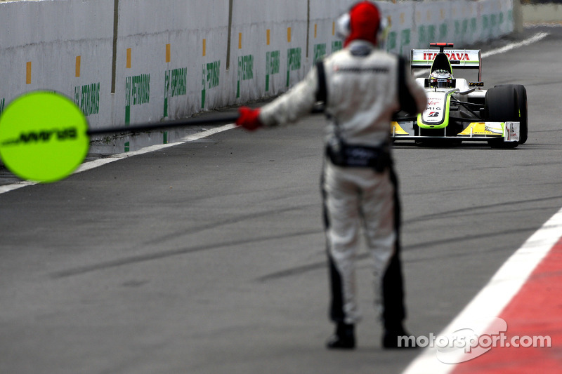 Jenson Button, Brawn GP, pitstop