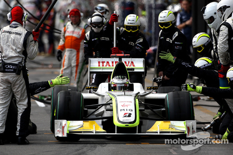 Jenson Button, BrawnGP, pitstop