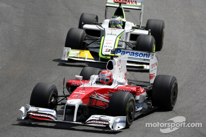 Kamui Kobayashi, Test Driver, Toyota F1 Team and Jenson Button, Brawn GP