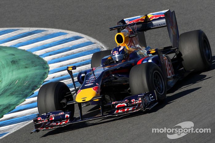 Daniel Ricciardo, test ediyorfor Red Bull Racing