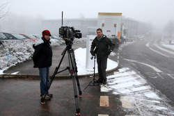 Media await news of Michael Schumacher signing