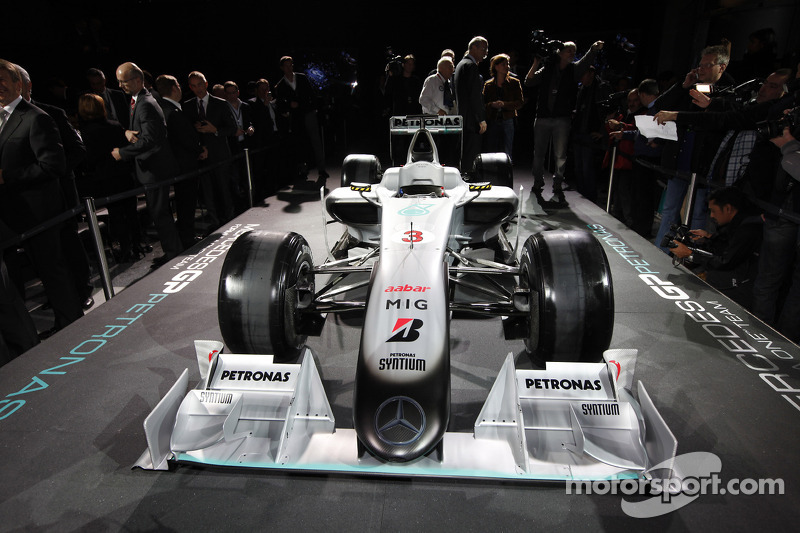 Auto Brawn GP 2009 con la decoración de Mercedes 2010