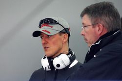 Michael Schumacher, Mercedes GP, und Ross Brawn, Mercedes GP, Teamchef