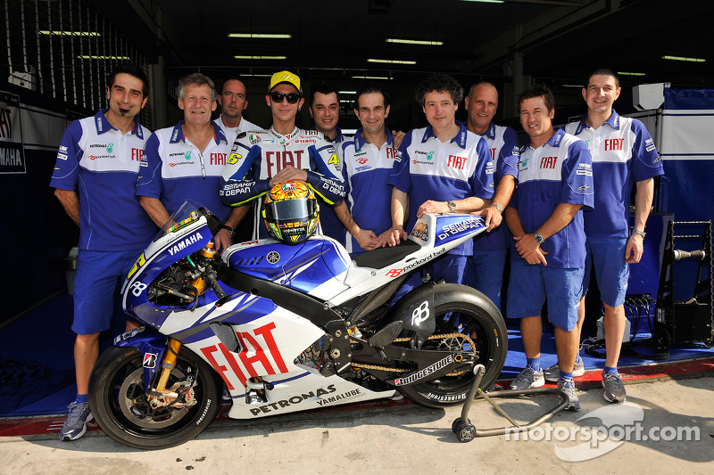 Valentino Rossi mit der neuen Yamaha YZR-M1