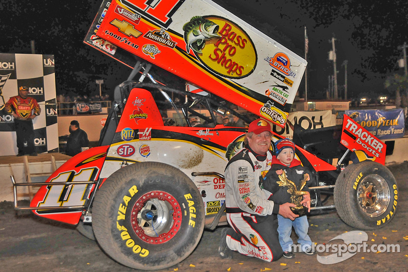 steve kinser with grandson kash son of kraig kinser at barberville