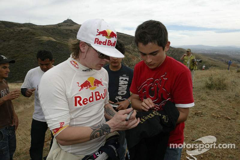 Kimi Raikkonen y Kaj Lindstrom, Citroën C4 WRC, Citroën Junior Team choca y queda fuera del rally