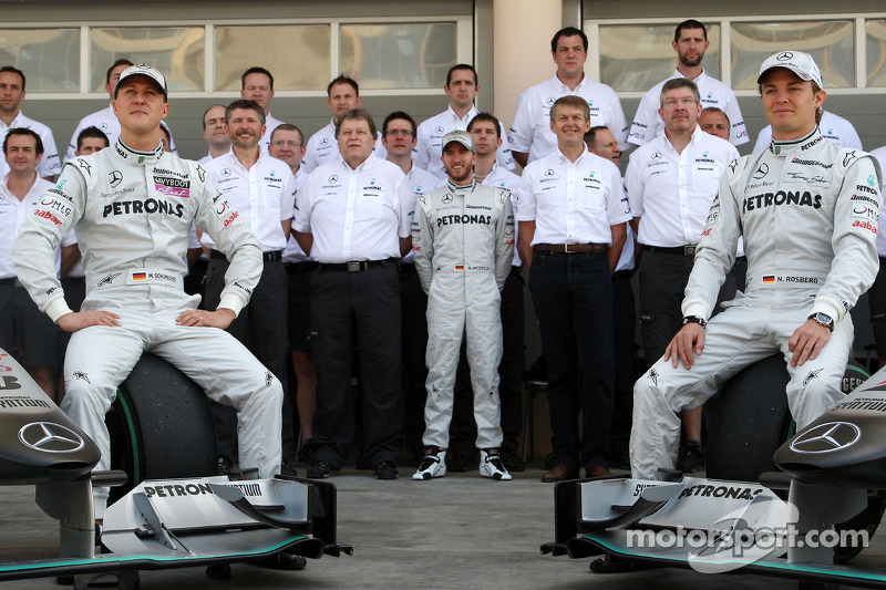 Pat Fry, ex manager de Mercedes, narró cómo a finales de 2009 convencieron a Schumacher de volver a la F1 entre cervezas