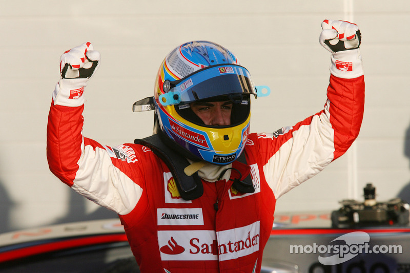 Ganador de la carrera Fernando Alonso, Scuderia Ferrari celebra