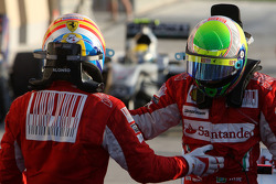 Yarış galibi Fernando Alonso, Scuderia Ferrari kutlama yapıyor ve 2. Felipe Massa, Scuderia Ferrari