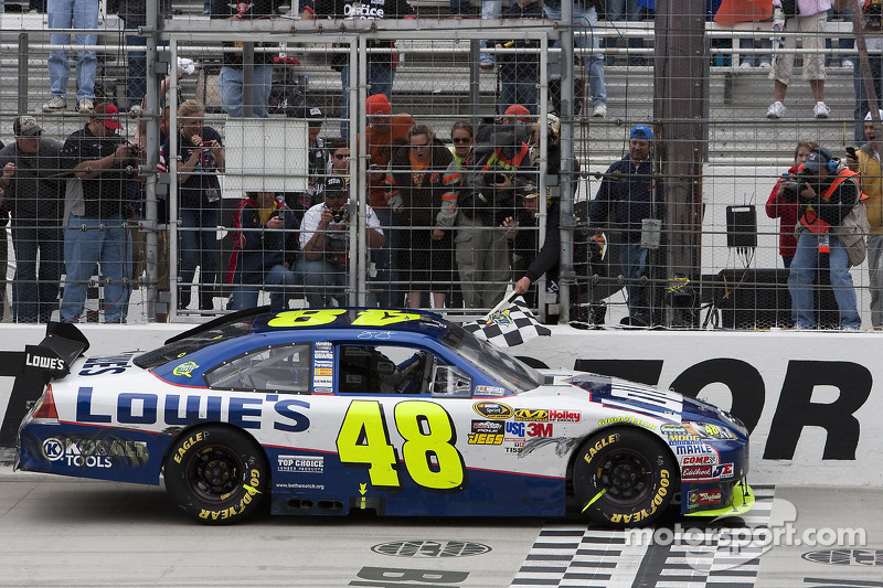2010, Bristol 1: Jimmie Johnson (Hendrick-Chevrolet)