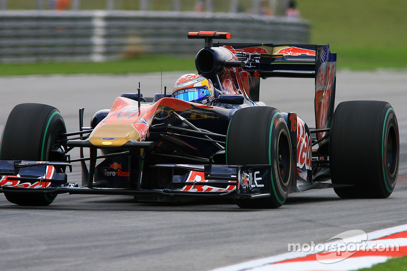 2010: Toro Rosso STR5 Ferrari (одно восьмое место, 9-е место в КК)