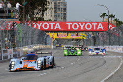 Start: #007 Aston Martin Racing Lola B09 60 Aston Martin: Adrian Fernandez, Harold Primat